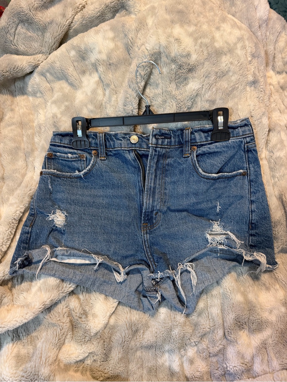 Abercrombie & Fitch The Mom Short High Rise